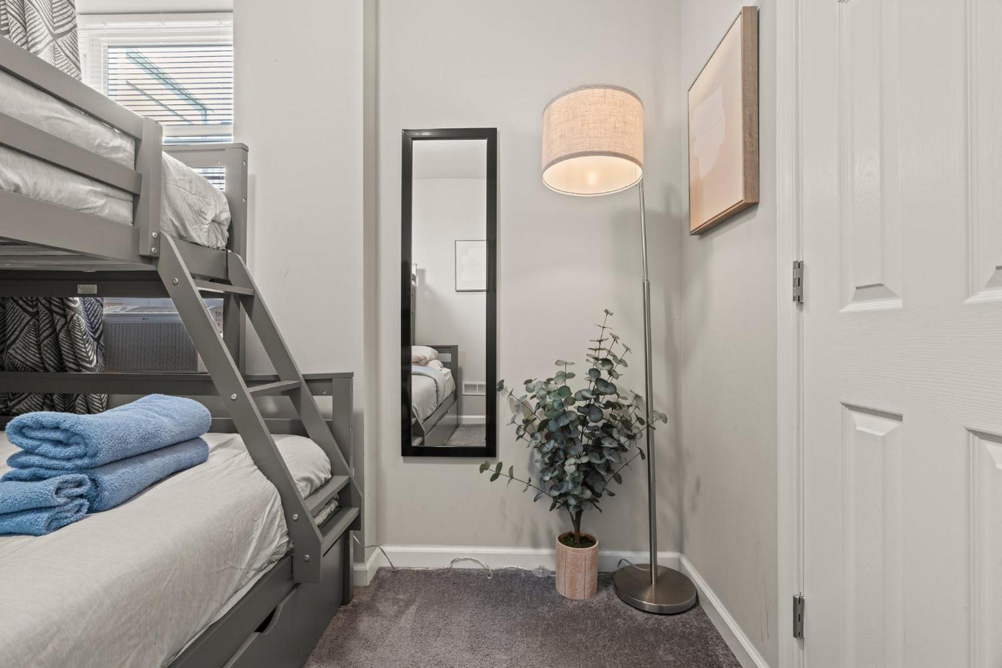 Uptown Gem! A Family Home Free Early Check-In! Philadelphia Exteriör bild